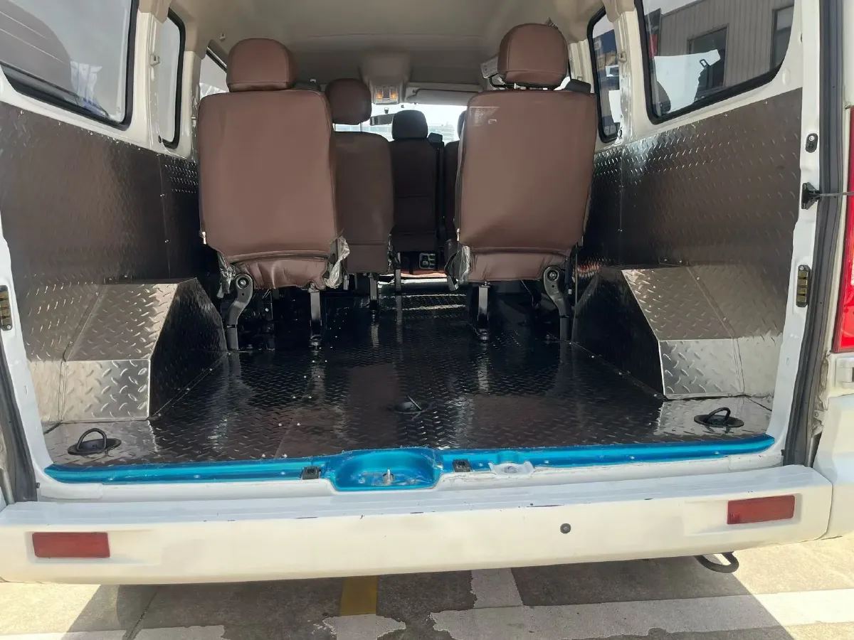 2021 MAXUS XinTu V80 2.0T 127HP L4 6MT,autocango,china used car exporter,china ev exporter,chinese used car exporter,chinese used ev exporter