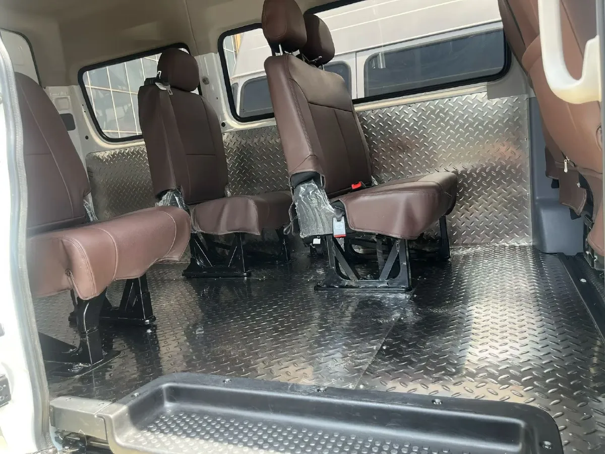 2021 MAXUS XinTu V80 2.0T 127HP L4 6MT,autocango,china used car exporter,china ev exporter,chinese used car exporter,chinese used ev exporter