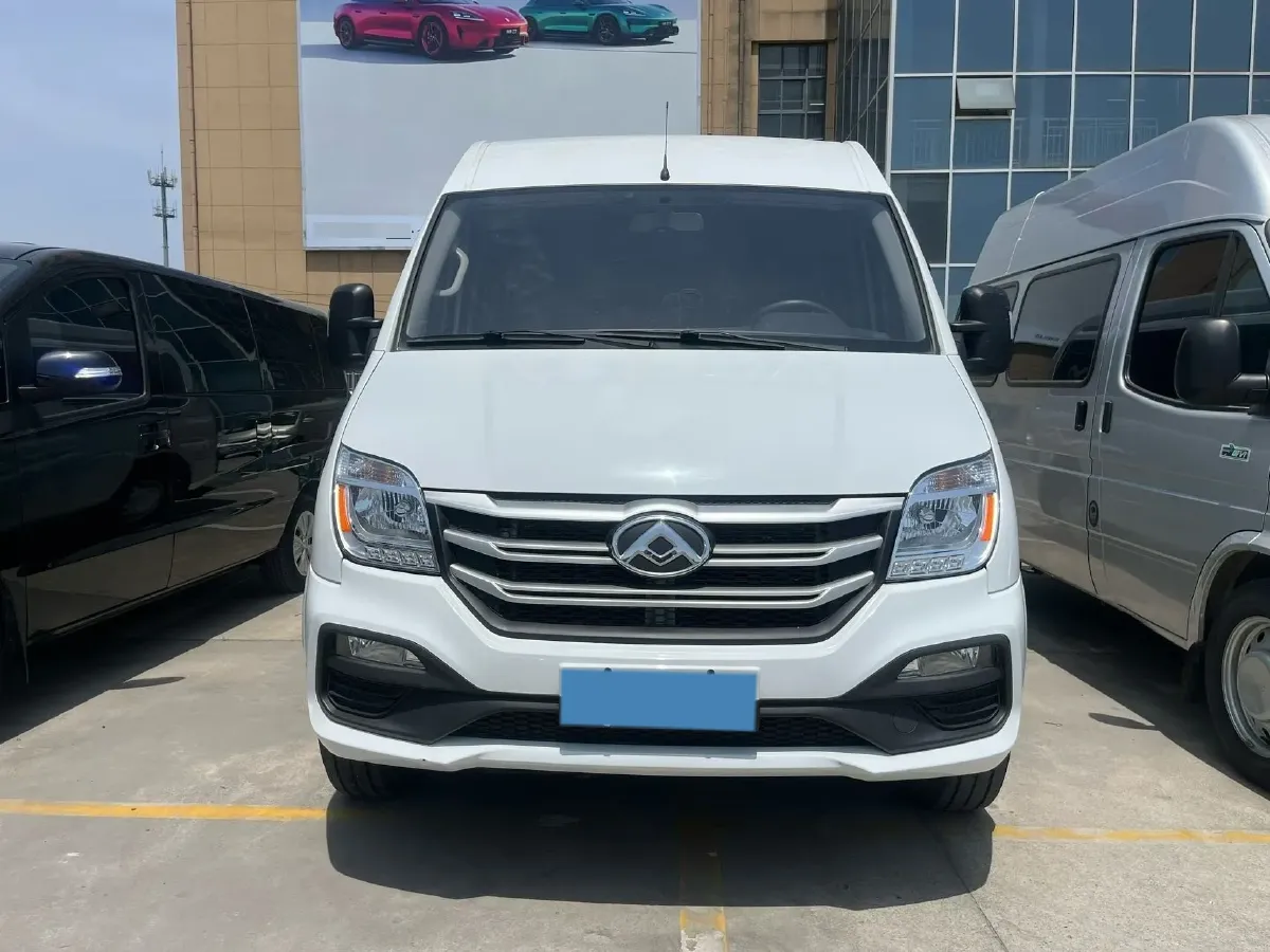 2021 MAXUS XinTu V80 2.0T 127HP L4 6MT,autocango,china used car exporter,china ev exporter,chinese used car exporter,chinese used ev exporter