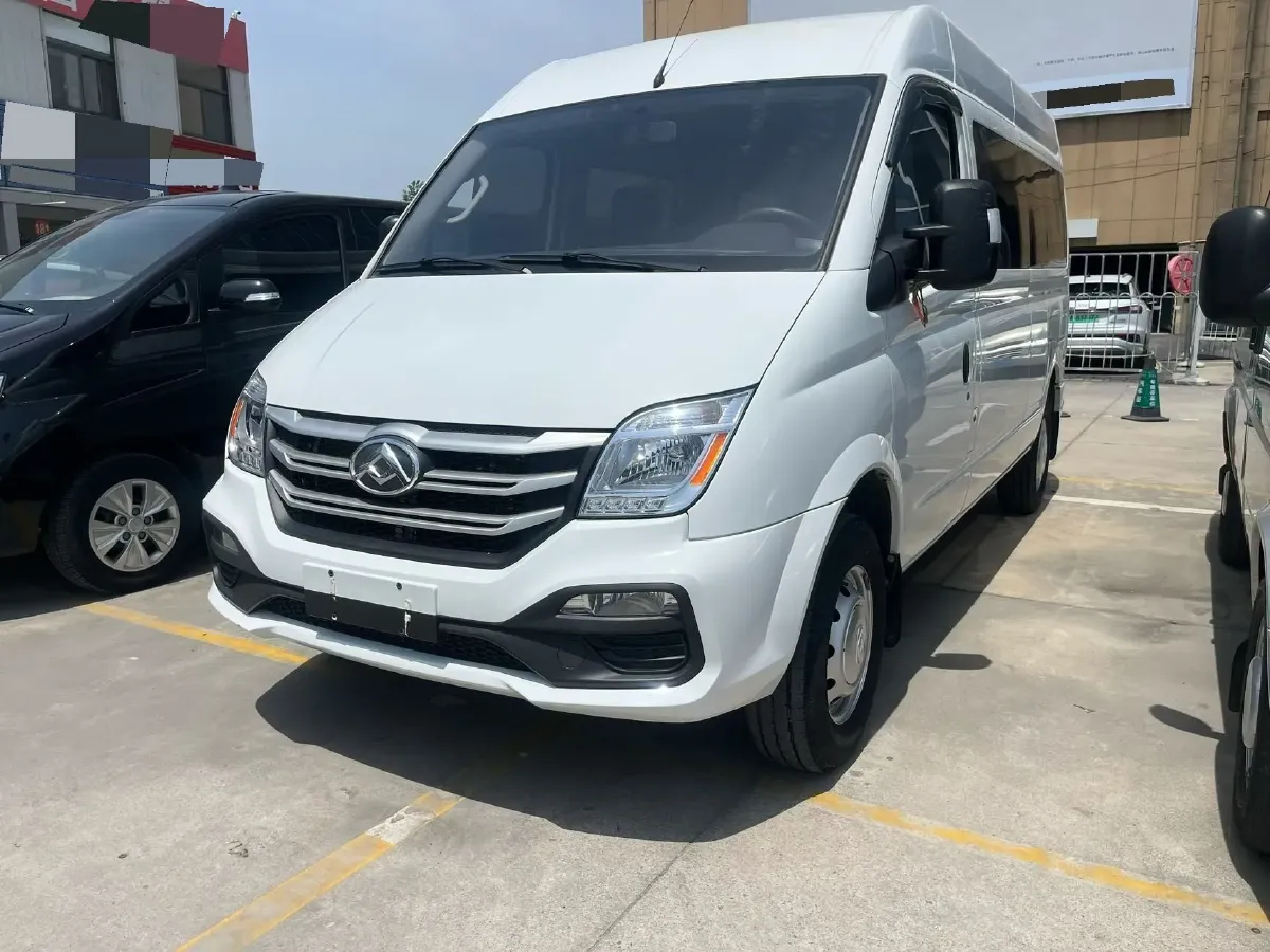 2021 MAXUS XinTu V80 2.0T 127HP L4 6MT,autocango,china used car exporter,china ev exporter,chinese used car exporter,chinese used ev exporter