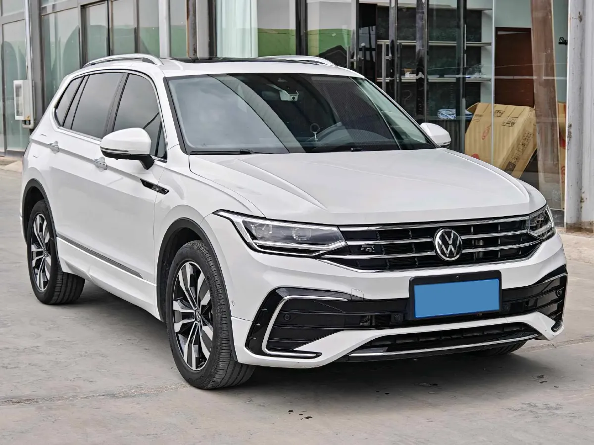 2023 Volkswagen Tiguan L 2.0T 186HP L4 7DCT,autocango,china used car exporter,china ev exporter,chinese used car exporter,chinese used ev exporter