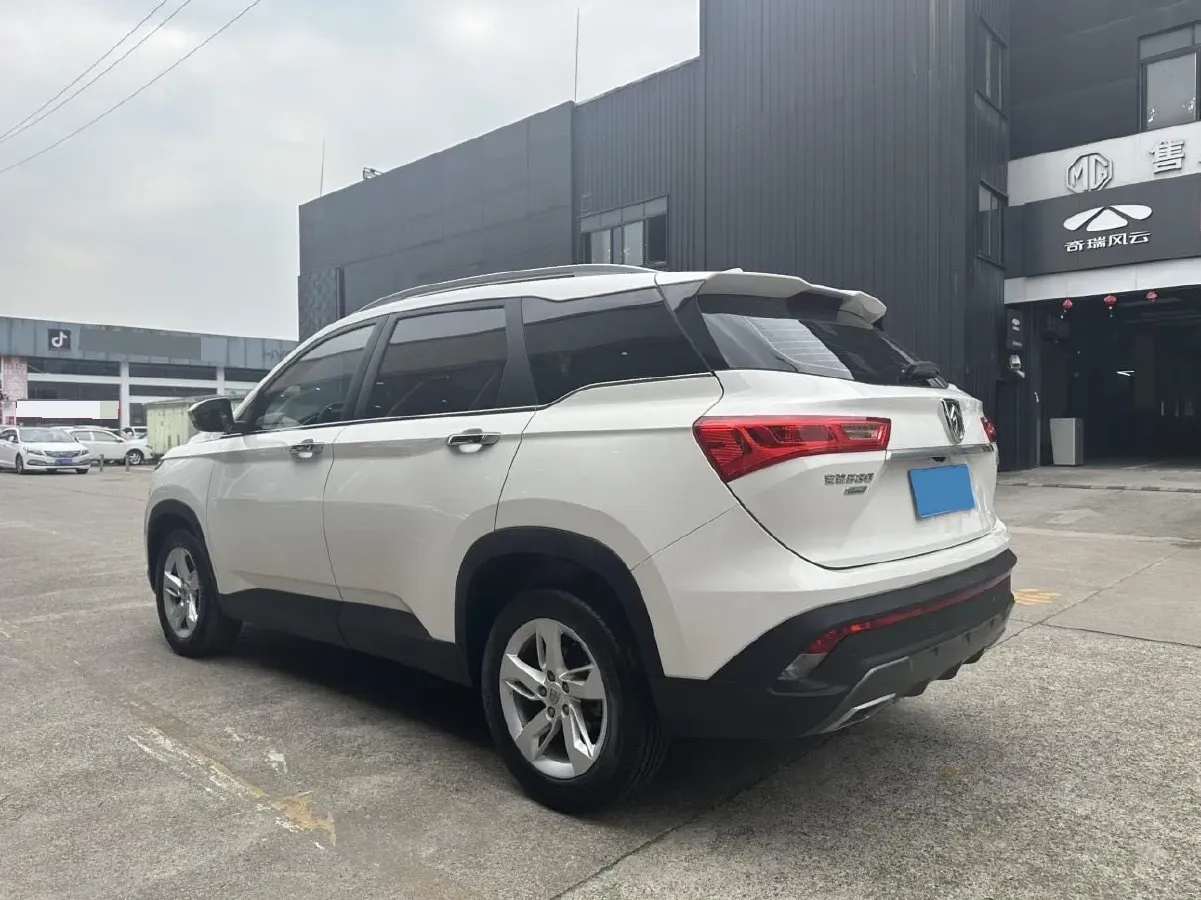 2018 BaoJun 530 1.5T 150HP L4 6MT,autocango,china used car exporter,china ev exporter,chinese used car exporter,chinese used ev exporter
