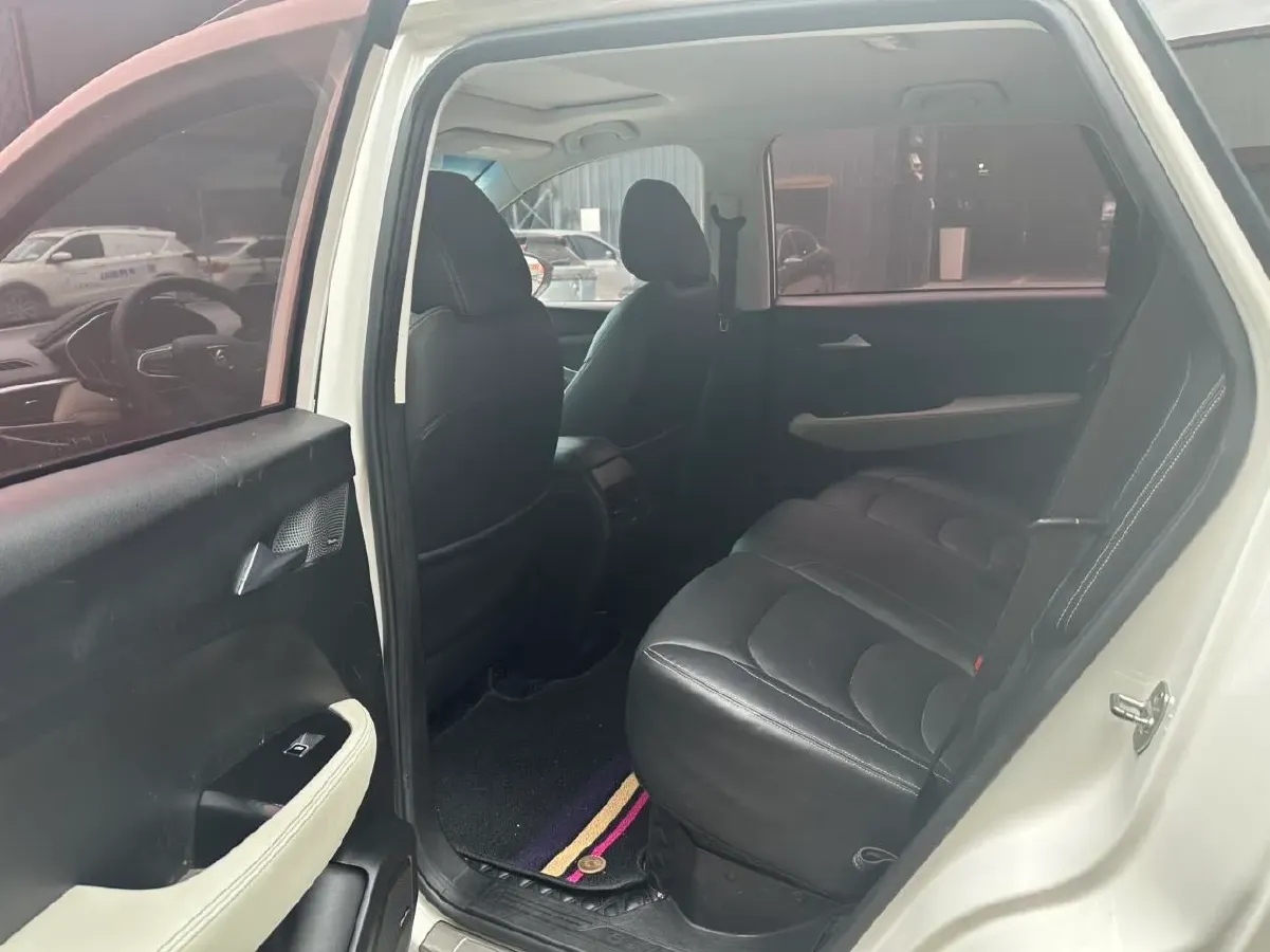 2018 BaoJun 530 1.5T 150HP L4 6MT,autocango,china used car exporter,china ev exporter,chinese used car exporter,chinese used ev exporter