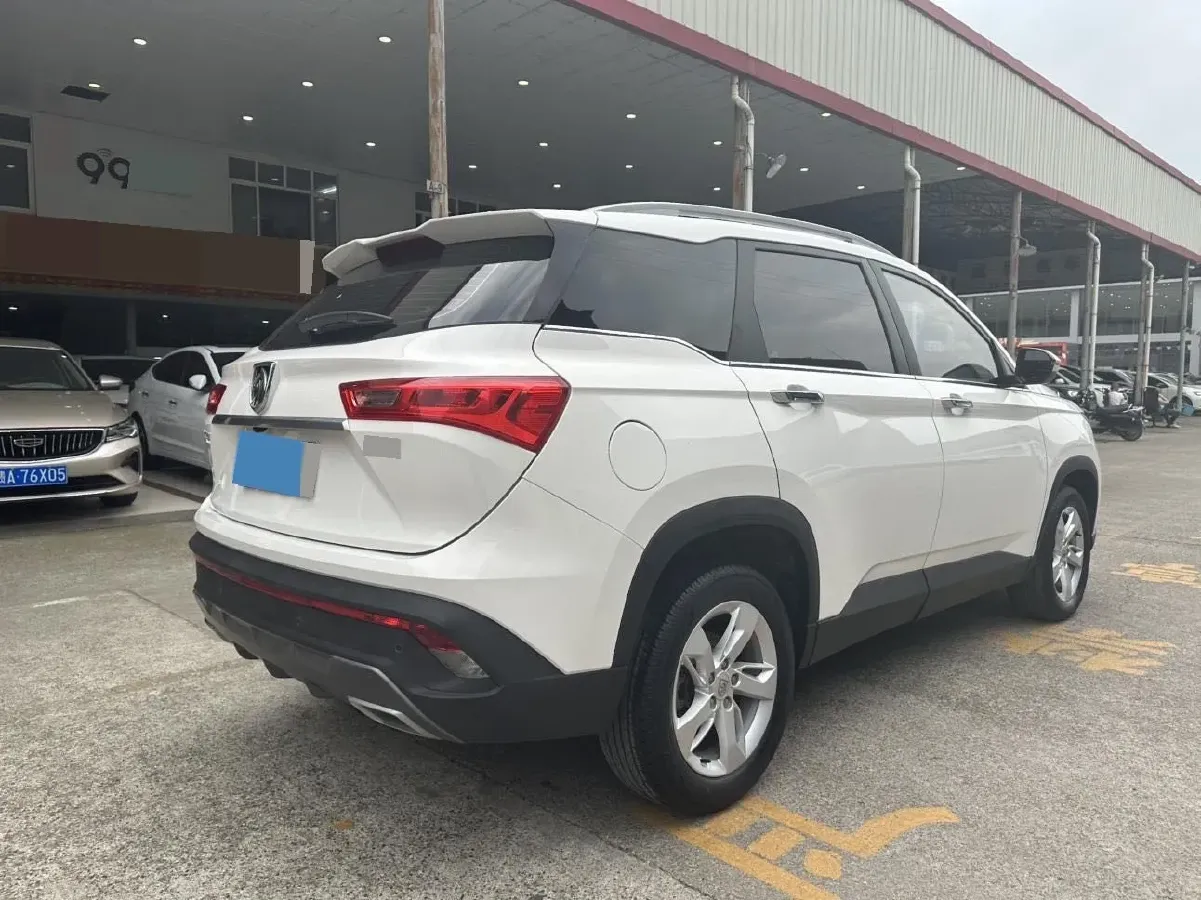2018 BaoJun 530 1.5T 150HP L4 6MT,autocango,china used car exporter,china ev exporter,chinese used car exporter,chinese used ev exporter