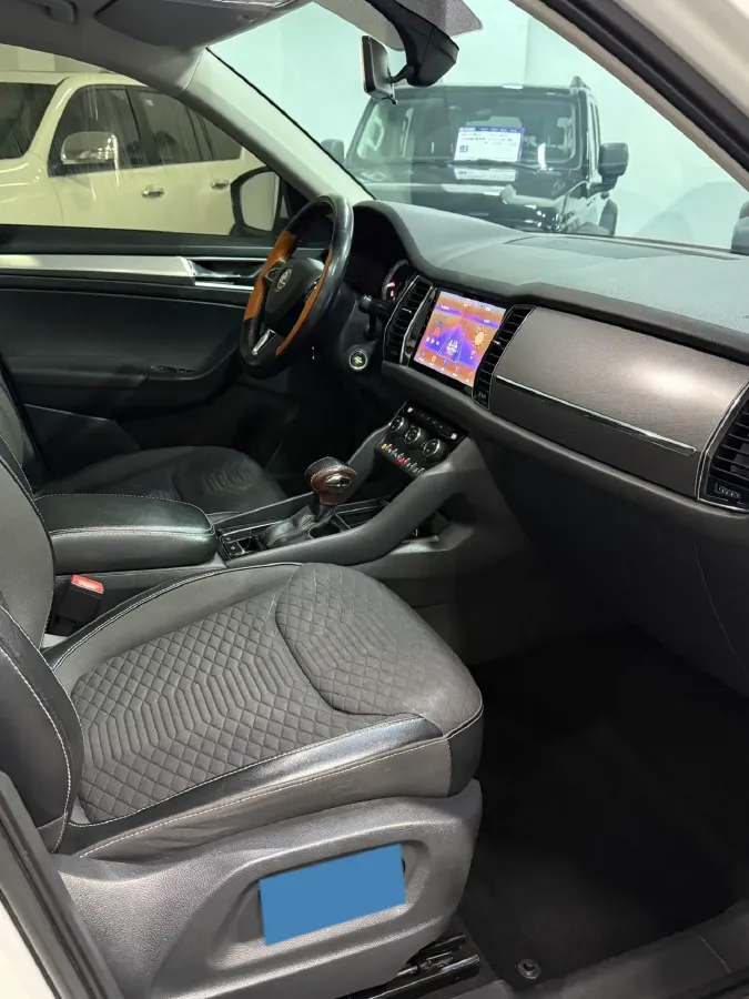 2017 Skoda Kodiak 1.8T 180HP L4 7DCT,autocango,china used car exporter,china ev exporter,chinese used car exporter,chinese used ev exporter