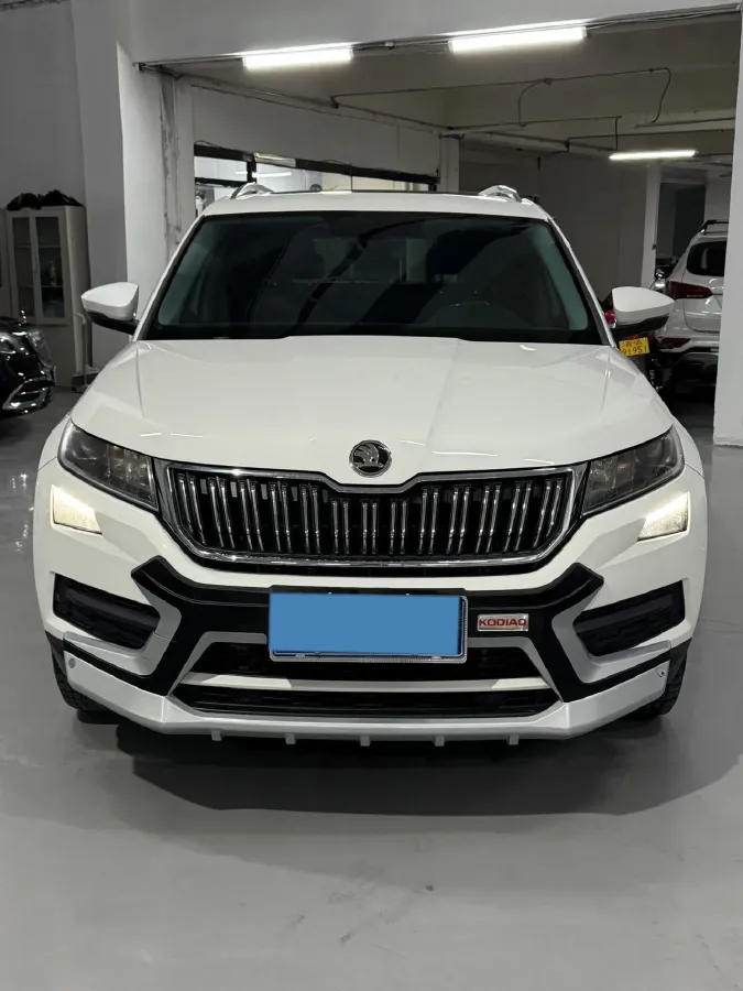 2017 Skoda Kodiak 1.8T 180HP L4 7DCT,autocango,china used car exporter,china ev exporter,chinese used car exporter,chinese used ev exporter