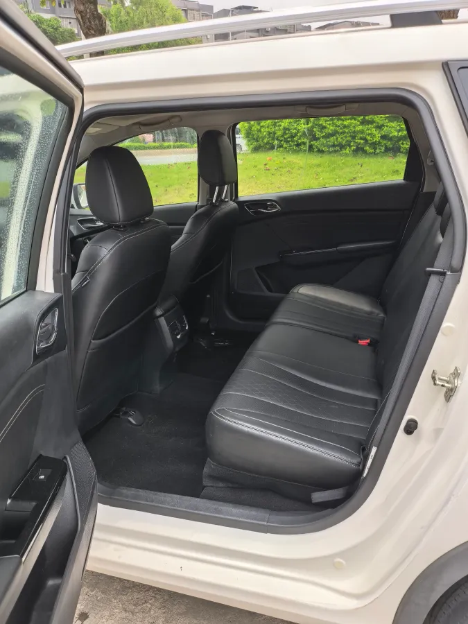 2018 BaoJun 360 1.5L 112HP L4 6MT,autocango,china used car exporter,china ev exporter,chinese used car exporter,chinese used ev exporter