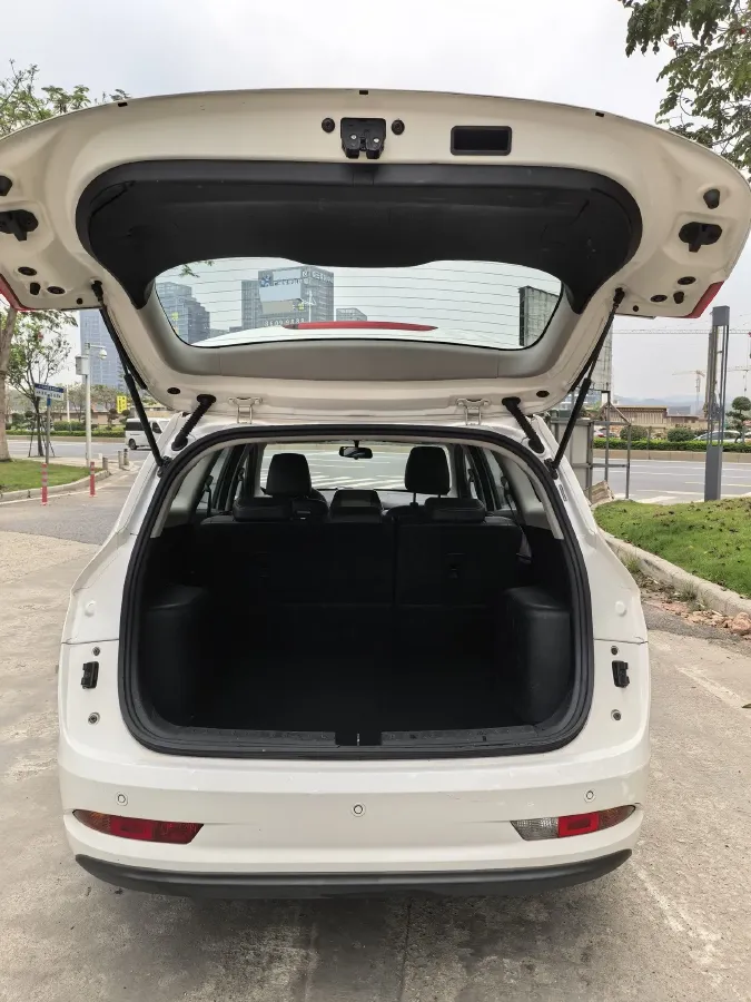 2018 BaoJun 360 1.5L 112HP L4 6MT,autocango,china used car exporter,china ev exporter,chinese used car exporter,chinese used ev exporter