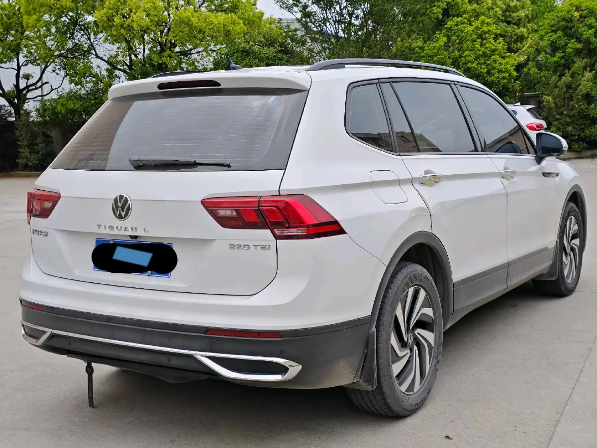 2023 Volkswagen Tiguan L 2.0T 186HP L4 7DCT,autocango,china used car exporter,china ev exporter,chinese used car exporter,chinese used ev exporter