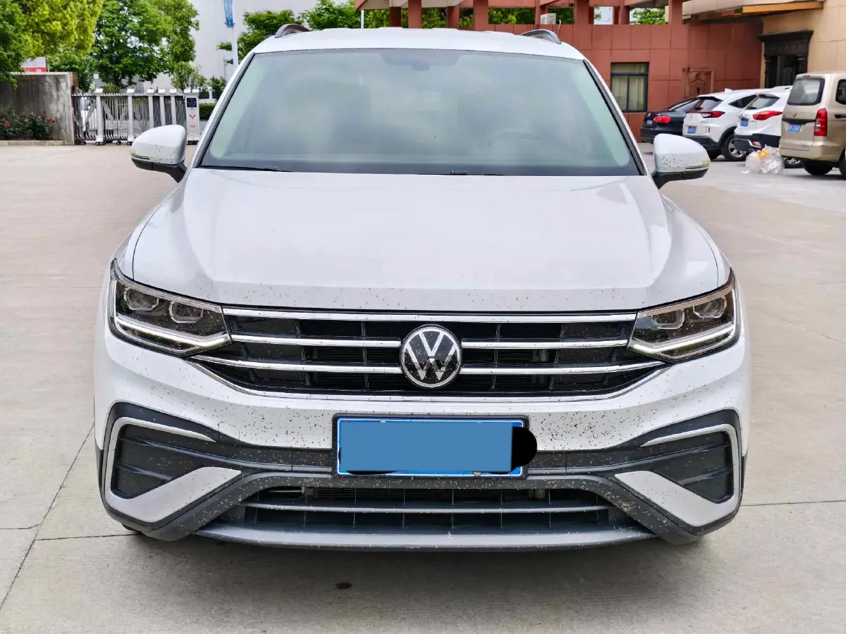 2023 Volkswagen Tiguan L 2.0T 186HP L4 7DCT,autocango,china used car exporter,china ev exporter,chinese used car exporter,chinese used ev exporter