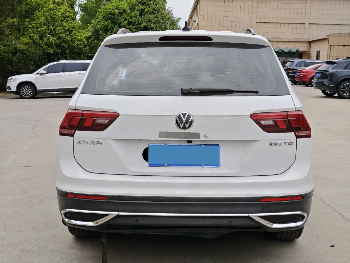 2023 Volkswagen Tiguan L 2.0T 186HP L4 7DCT,autocango,china used car exporter,china ev exporter,chinese used car exporter,chinese used ev exporter