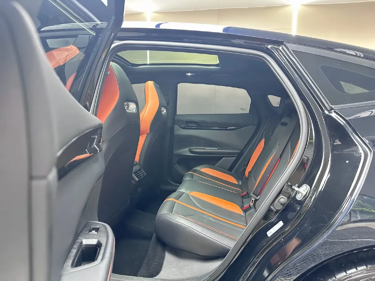 2024 ChangAn UNI-V 1.5T 188HP L4 7DCT,autocango,china used car exporter,china ev exporter,chinese used car exporter,chinese used ev exporter