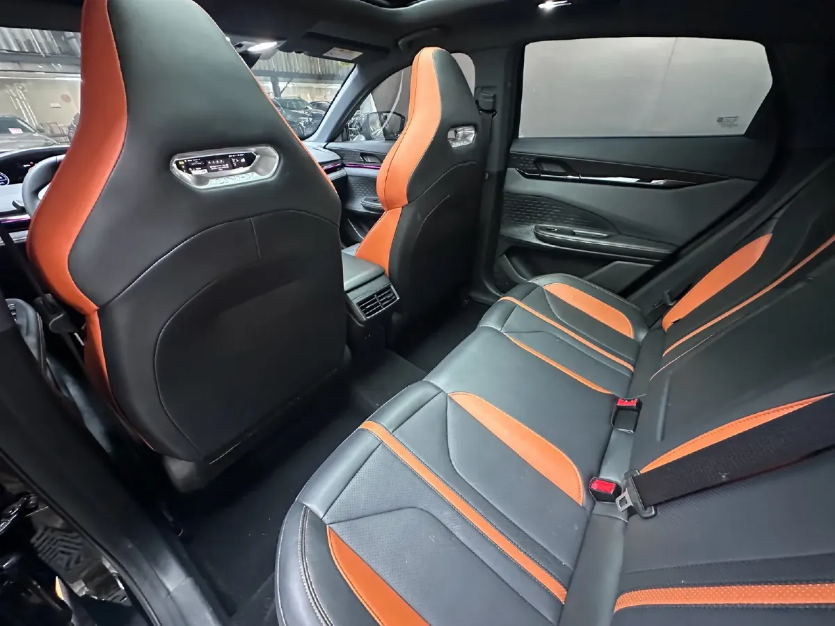 2024 ChangAn UNI-V 1.5T 188HP L4 7DCT,autocango,china used car exporter,china ev exporter,chinese used car exporter,chinese used ev exporter