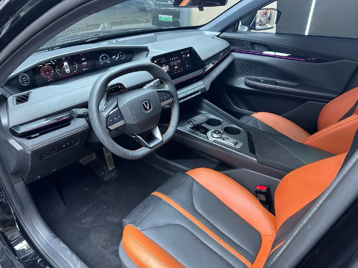 2024 ChangAn UNI-V 1.5T 188HP L4 7DCT,autocango,china used car exporter,china ev exporter,chinese used car exporter,chinese used ev exporter