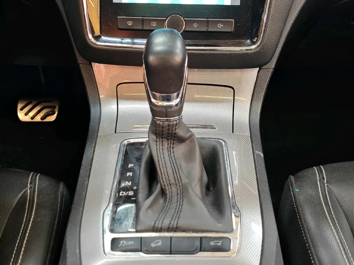 2018 Roewe RX5 2.0T 220HP L4 6DCT,autocango,china used car exporter,china ev exporter,chinese used car exporter,chinese used ev exporter