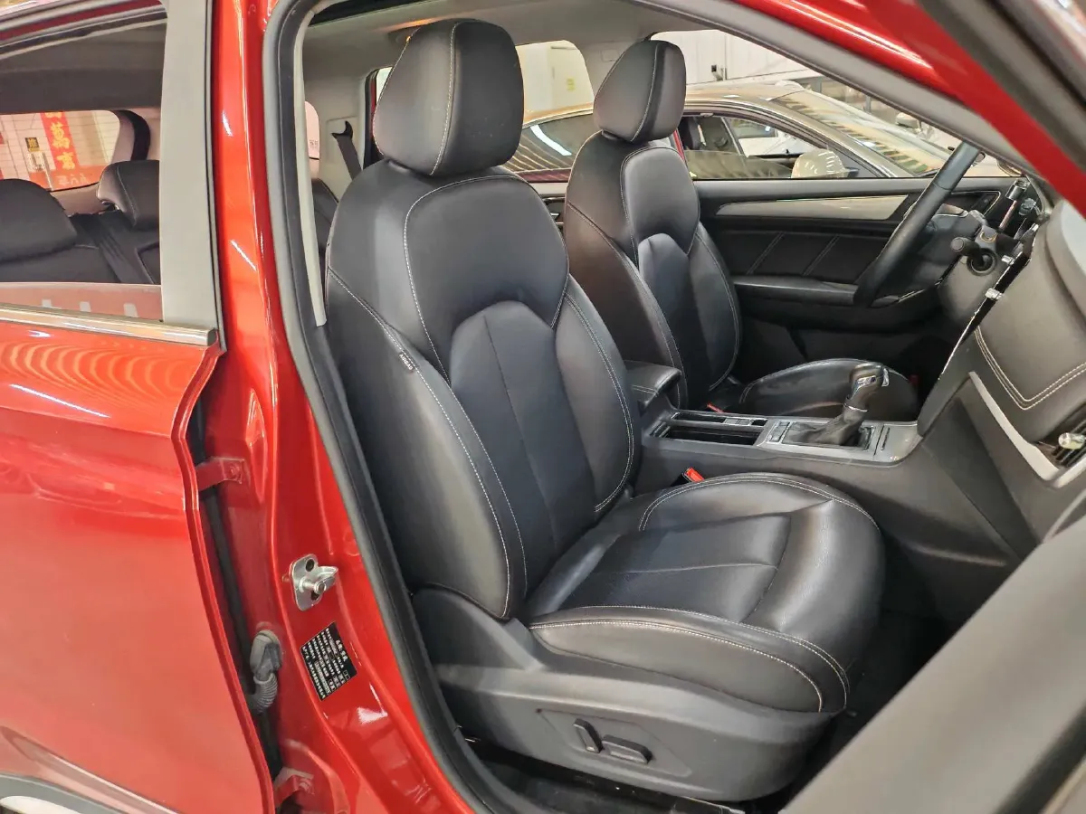 2018 Roewe RX5 2.0T 220HP L4 6DCT,autocango,china used car exporter,china ev exporter,chinese used car exporter,chinese used ev exporter