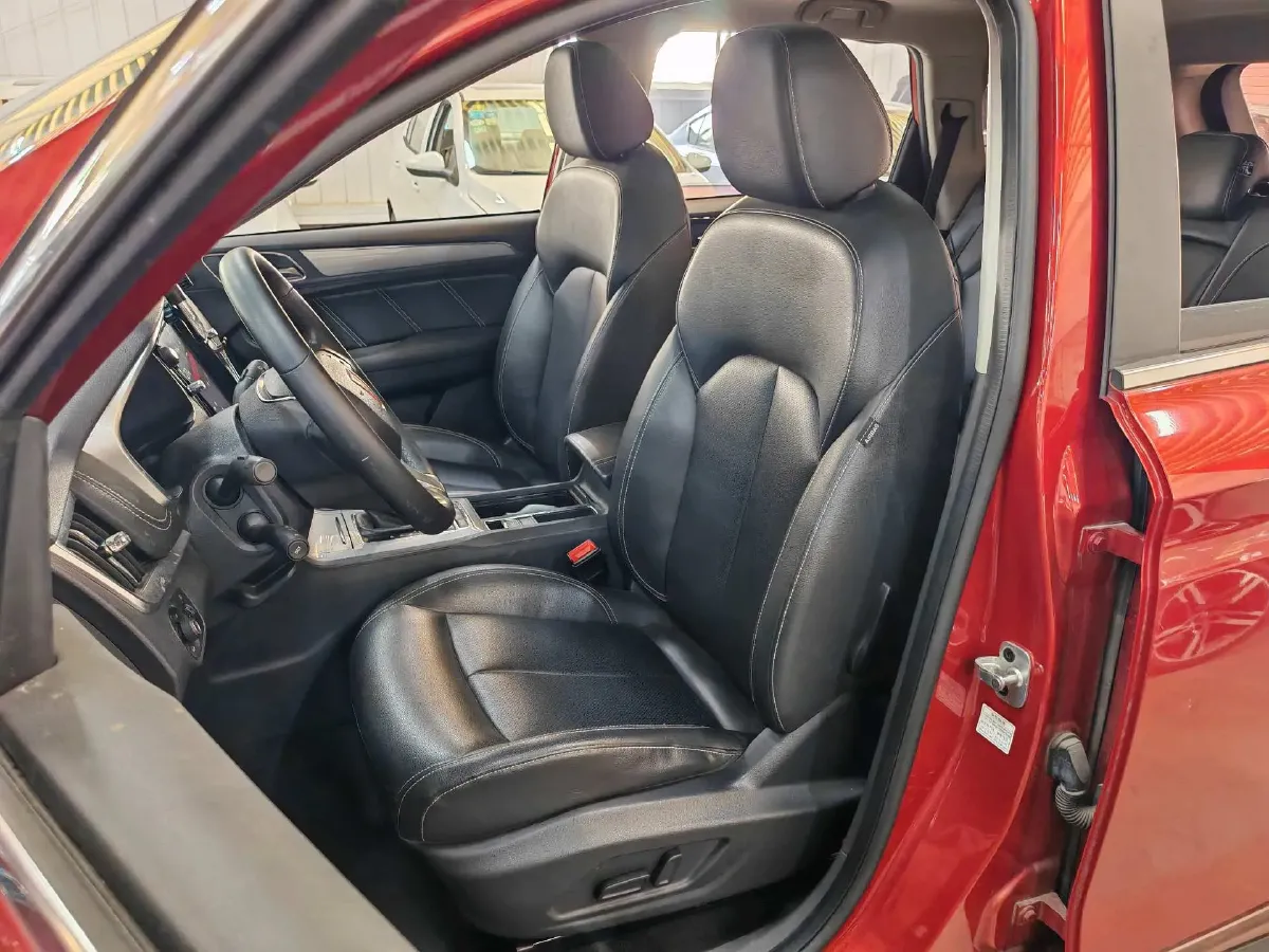 2018 Roewe RX5 2.0T 220HP L4 6DCT,autocango,china used car exporter,china ev exporter,chinese used car exporter,chinese used ev exporter