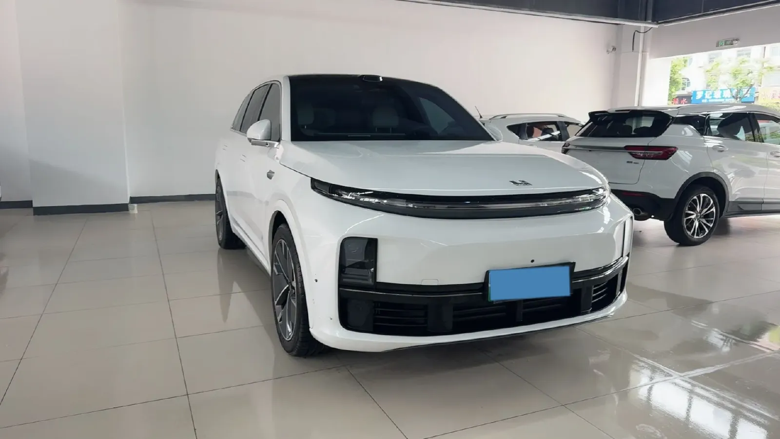 2025 Li L7 Range Extended 154HP REEV,autocango,china used car exporter,china ev exporter,chinese used car exporter,chinese used ev exporter