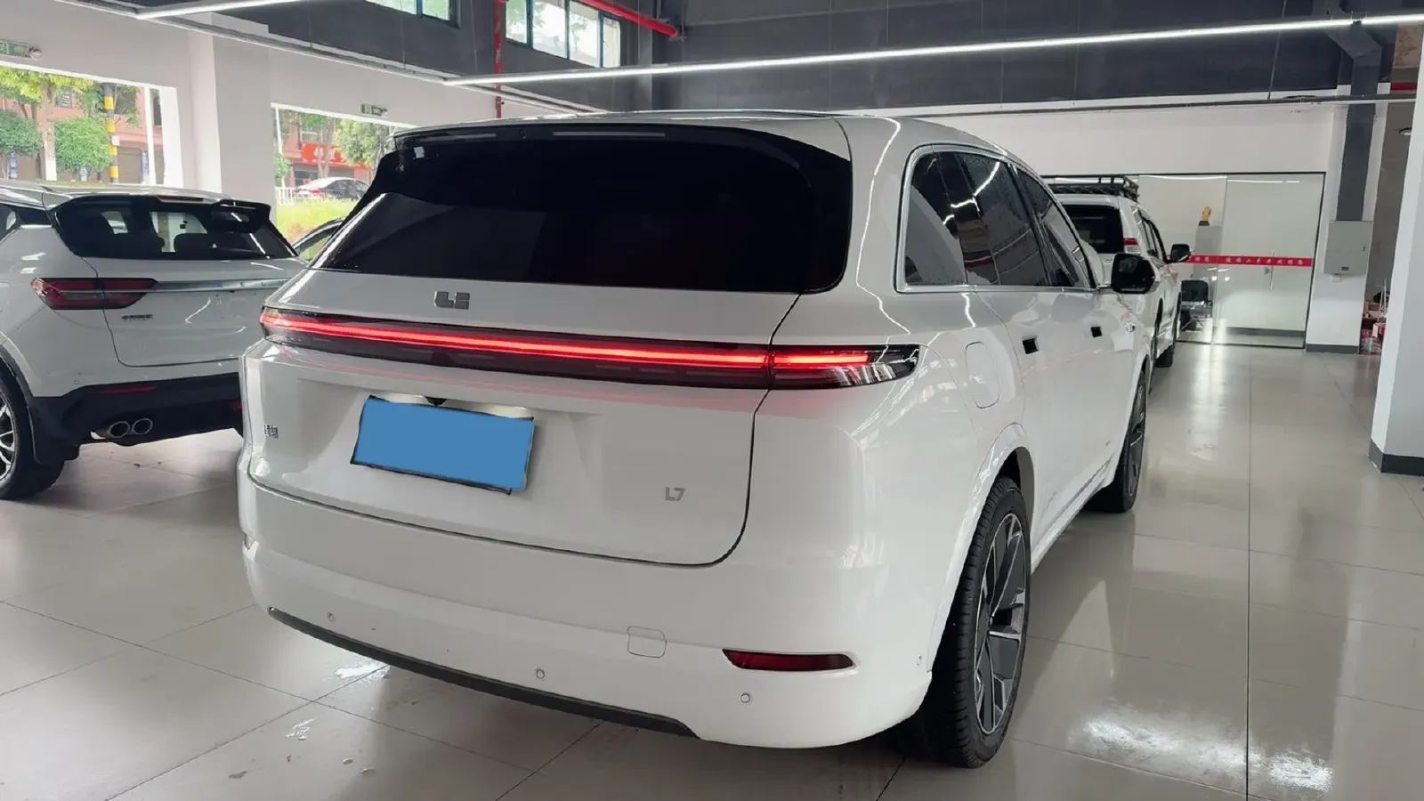 2025 Li L7 Range Extended 154HP REEV,autocango,china used car exporter,china ev exporter,chinese used car exporter,chinese used ev exporter