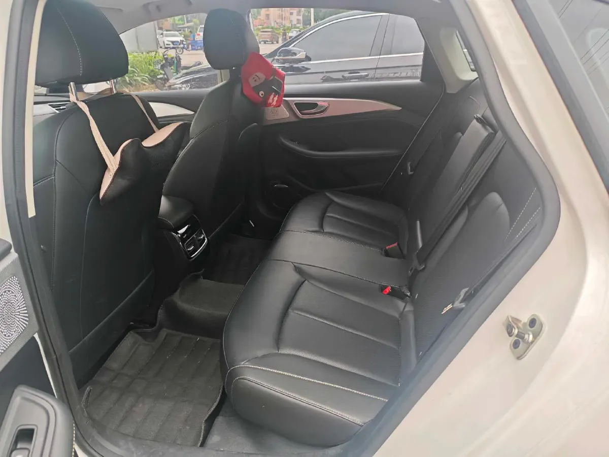 2020 Roewe i6 MAX 1.5T 173HP L4 7DCT,autocango,china used car exporter,china ev exporter,chinese used car exporter,chinese used ev exporter