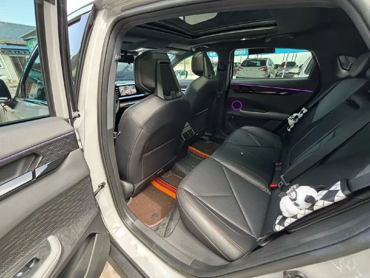 2022 ChangAn UNI-V 1.5T 188HP L4 7DCT,autocango,china used car exporter,china ev exporter,chinese used car exporter,chinese used ev exporter