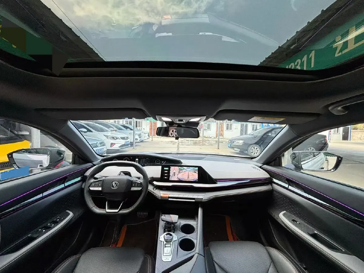 2022 ChangAn UNI-V 1.5T 188HP L4 7DCT,autocango,china used car exporter,china ev exporter,chinese used car exporter,chinese used ev exporter