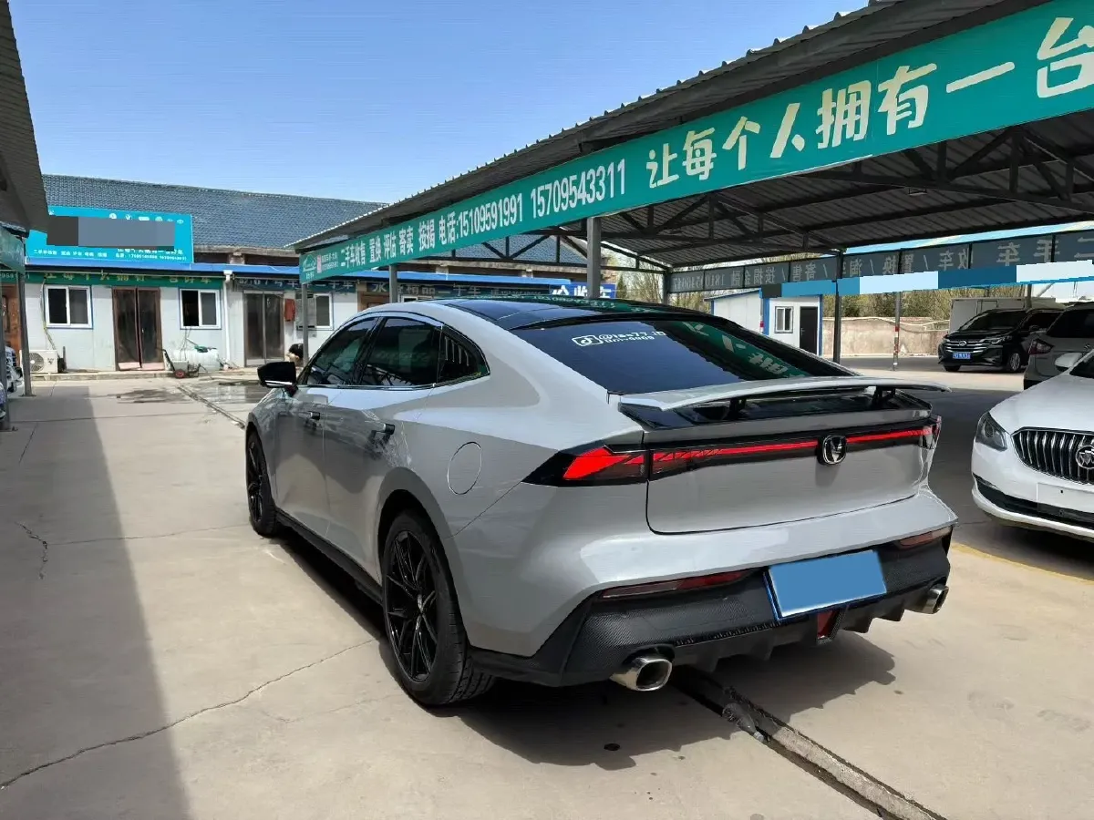 2022 ChangAn UNI-V 1.5T 188HP L4 7DCT,autocango,china used car exporter,china ev exporter,chinese used car exporter,chinese used ev exporter