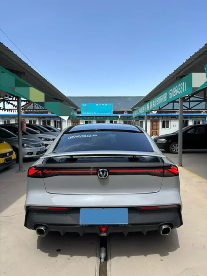 2022 ChangAn UNI-V 1.5T 188HP L4 7DCT,autocango,china used car exporter,china ev exporter,chinese used car exporter,chinese used ev exporter