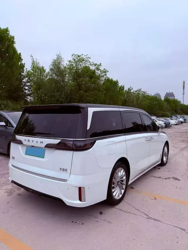 2022 Voyah Dream BEV 82KWH,autocango,china used car exporter,china ev exporter,chinese used car exporter,chinese used ev exporter