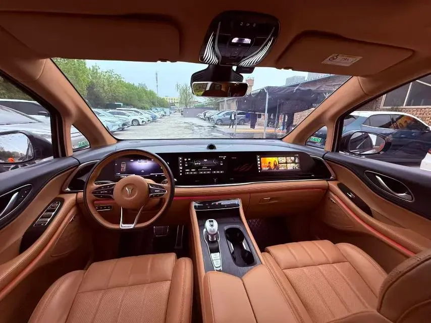 2022 Voyah Dream BEV 82KWH,autocango,china used car exporter,china ev exporter,chinese used car exporter,chinese used ev exporter