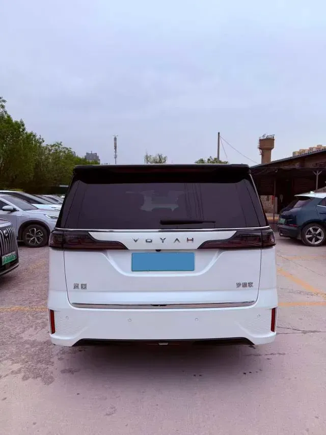 2022 Voyah Dream BEV 82KWH,autocango,china used car exporter,china ev exporter,chinese used car exporter,chinese used ev exporter