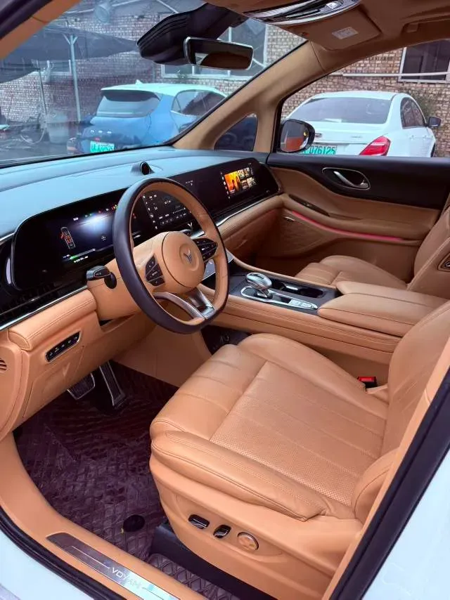 2022 Voyah Dream BEV 82KWH,autocango,china used car exporter,china ev exporter,chinese used car exporter,chinese used ev exporter