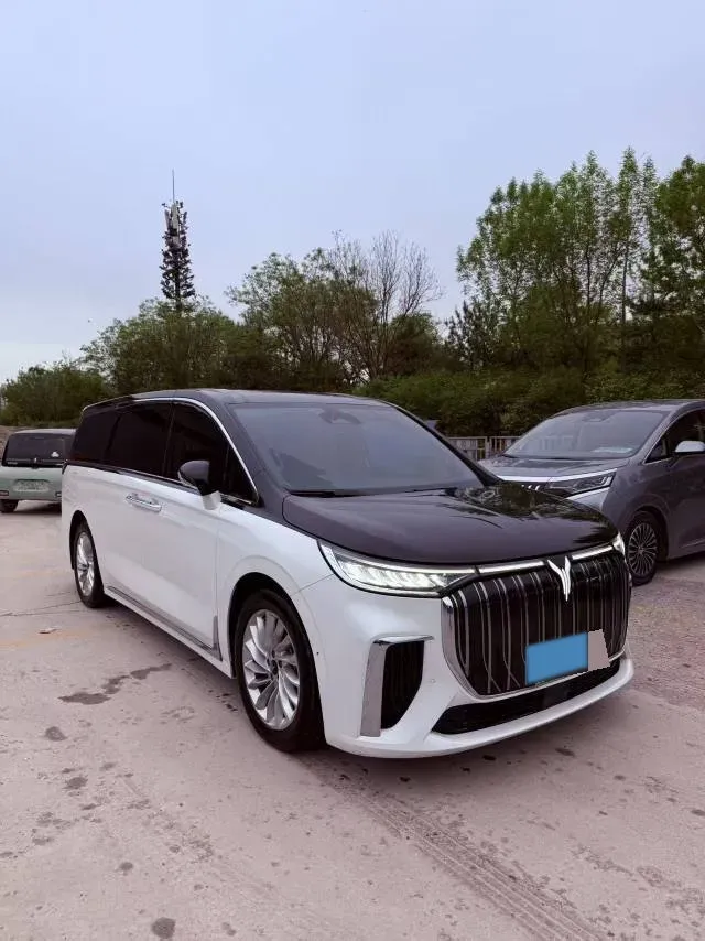 2022 Voyah Dream BEV 82KWH,autocango,china used car exporter,china ev exporter,chinese used car exporter,chinese used ev exporter