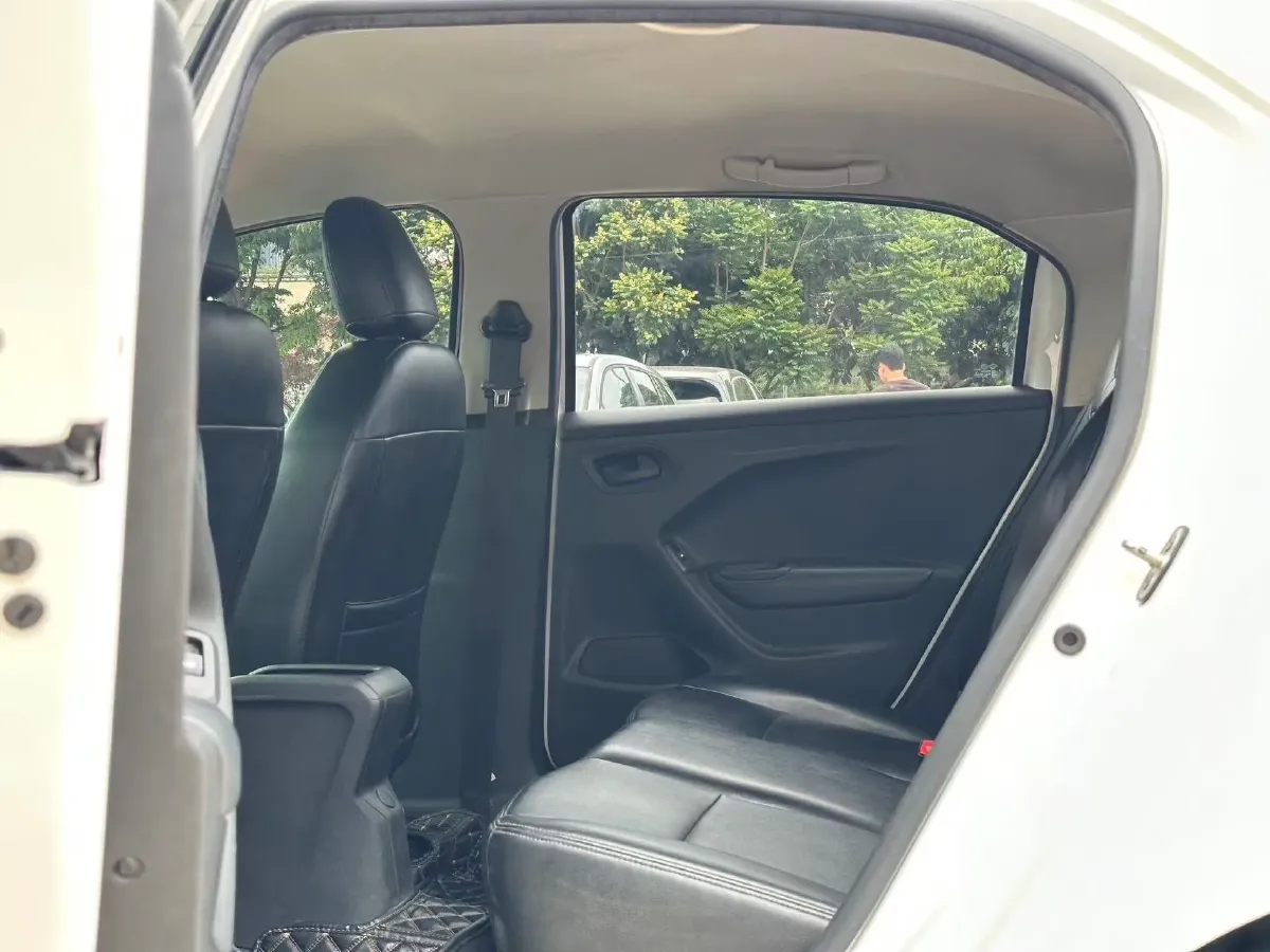 2017 Peugeot 301 1.6L 117HP L4 5MT,autocango,china used car exporter,china ev exporter,chinese used car exporter,chinese used ev exporter