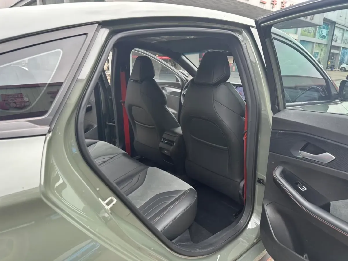 2022 Geely Binray 1.5T 181HP L4 7DCT,autocango,china used car exporter,china ev exporter,chinese used car exporter,chinese used ev exporter