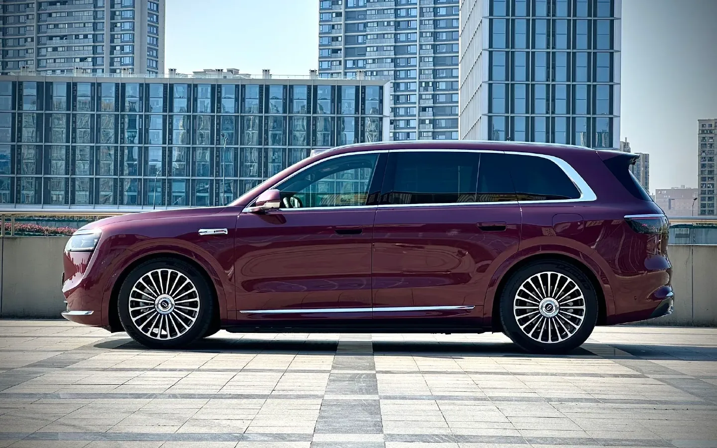 2025 AITO AITO M8 REEV 160HP REEV 53.4KWH,autocango,china used car exporter,china ev exporter,chinese used car exporter,chinese used ev exporter