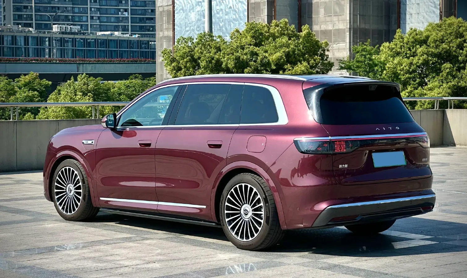 2025 AITO AITO M8 REEV 160HP REEV 53.4KWH,autocango,china used car exporter,china ev exporter,chinese used car exporter,chinese used ev exporter