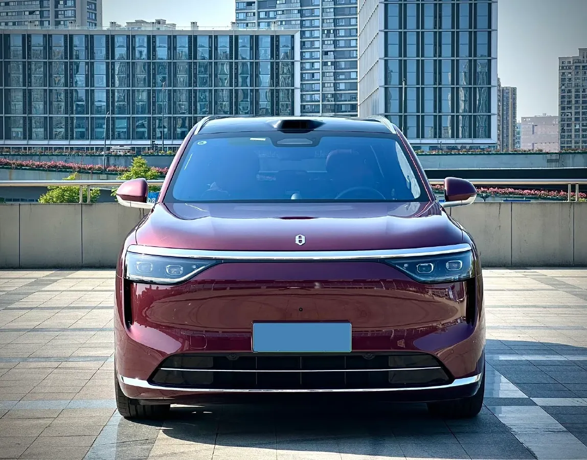 2025 AITO AITO M8 REEV 160HP REEV 53.4KWH,autocango,china used car exporter,china ev exporter,chinese used car exporter,chinese used ev exporter