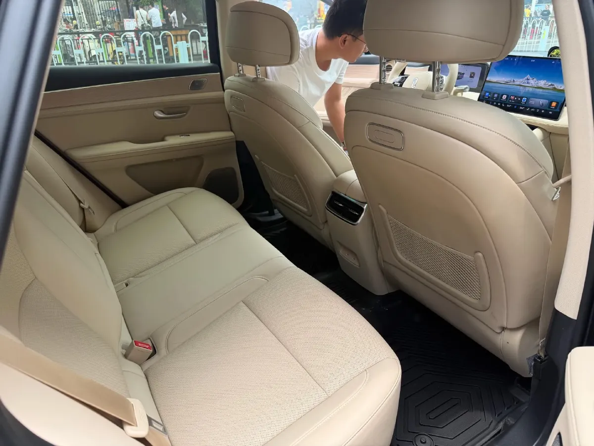 2025 AITO AITO M5 1.5T 152HP L4 REEV 42KWH,autocango,china used car exporter,china ev exporter,chinese used car exporter,chinese used ev exporter