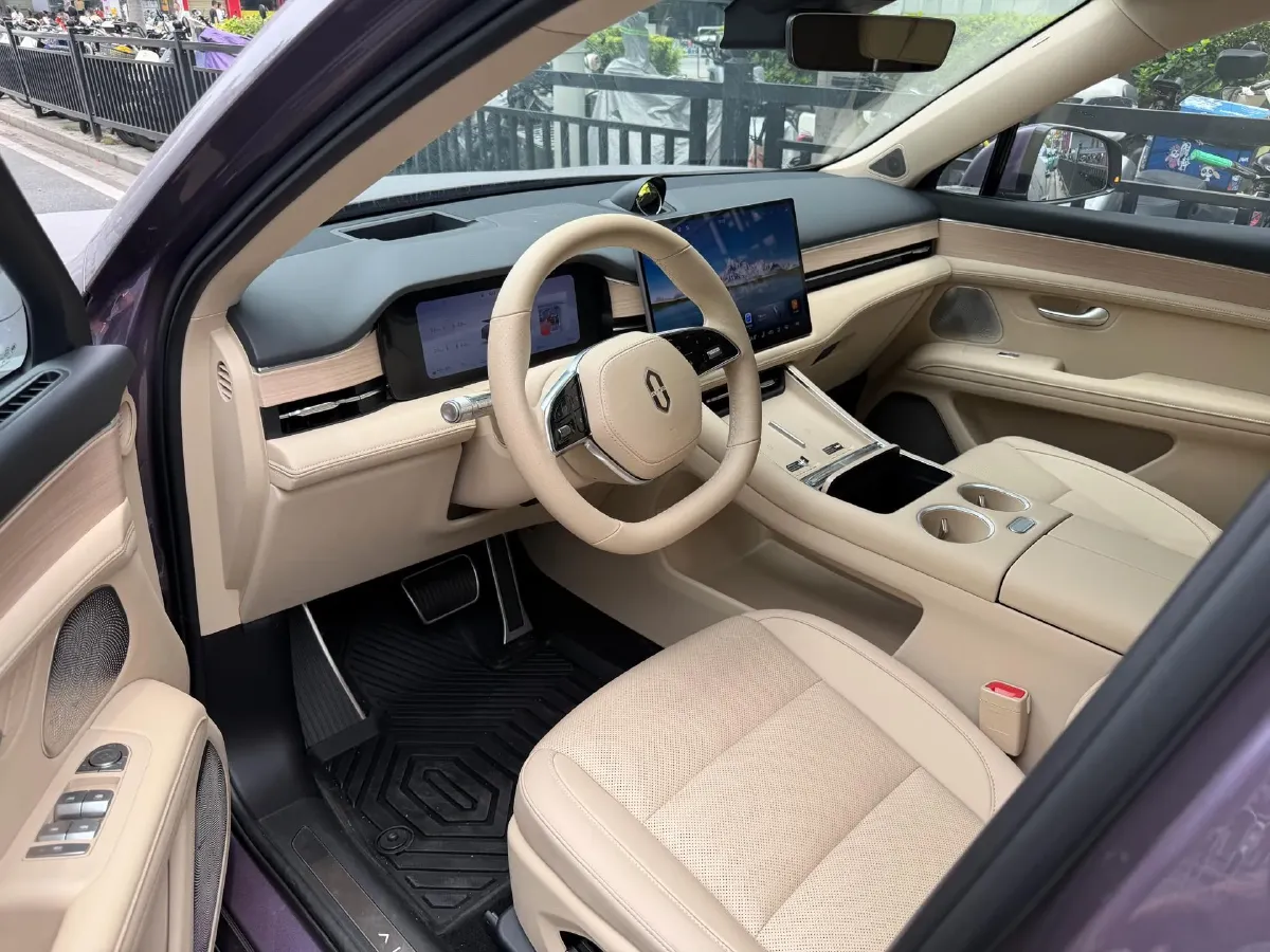 2025 AITO AITO M5 1.5T 152HP L4 REEV 42KWH,autocango,china used car exporter,china ev exporter,chinese used car exporter,chinese used ev exporter