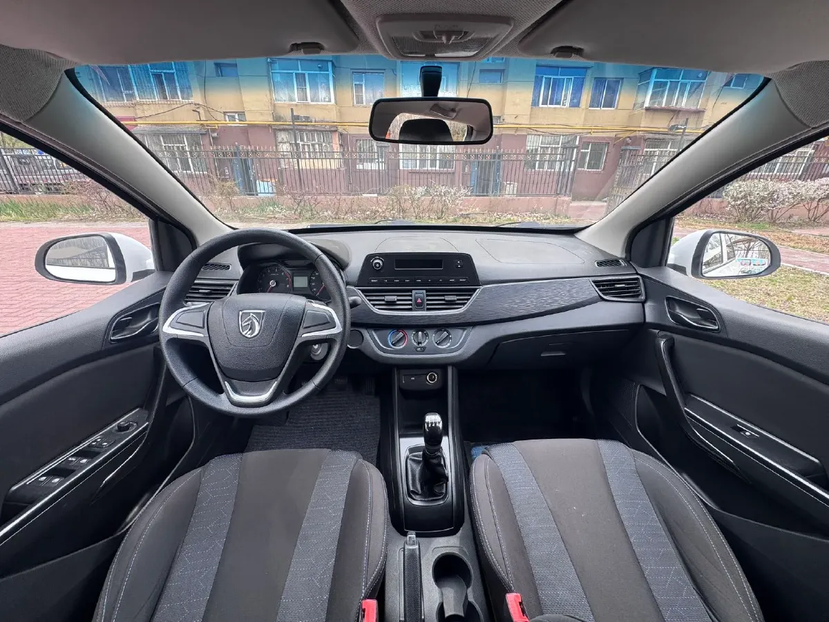 2016 BaoJun 310 1.2L 82HP L4 5MT,autocango,china used car exporter,china ev exporter,chinese used car exporter,chinese used ev exporter