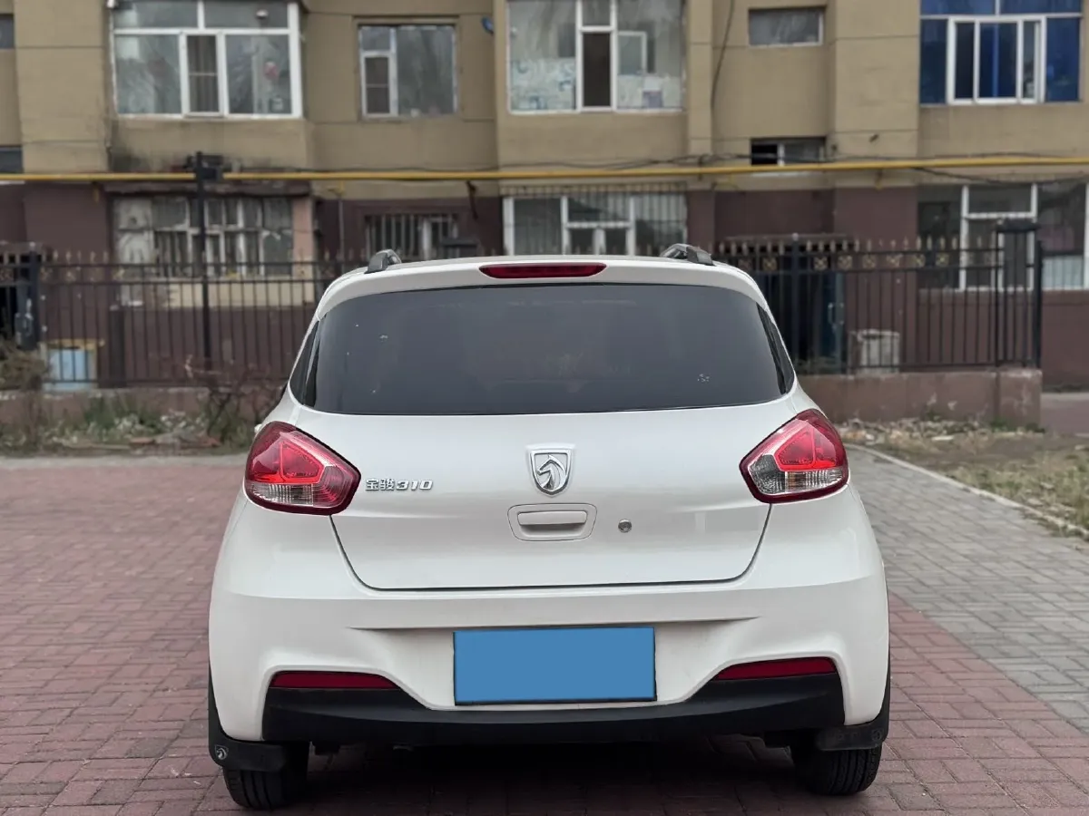 2016 BaoJun 310 1.2L 82HP L4 5MT,autocango,china used car exporter,china ev exporter,chinese used car exporter,chinese used ev exporter