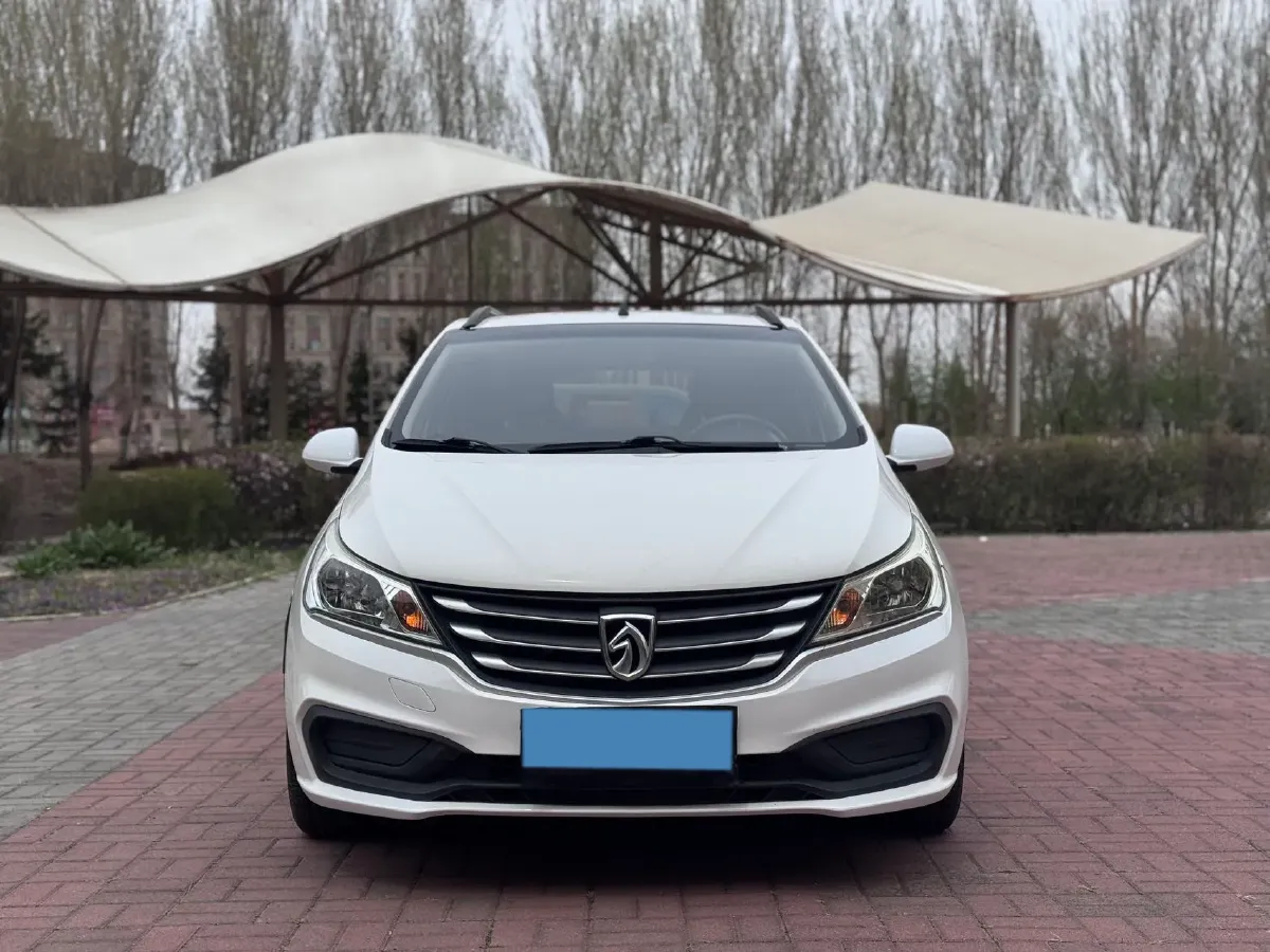 2016 BaoJun 310 1.2L 82HP L4 5MT,autocango,china used car exporter,china ev exporter,chinese used car exporter,chinese used ev exporter