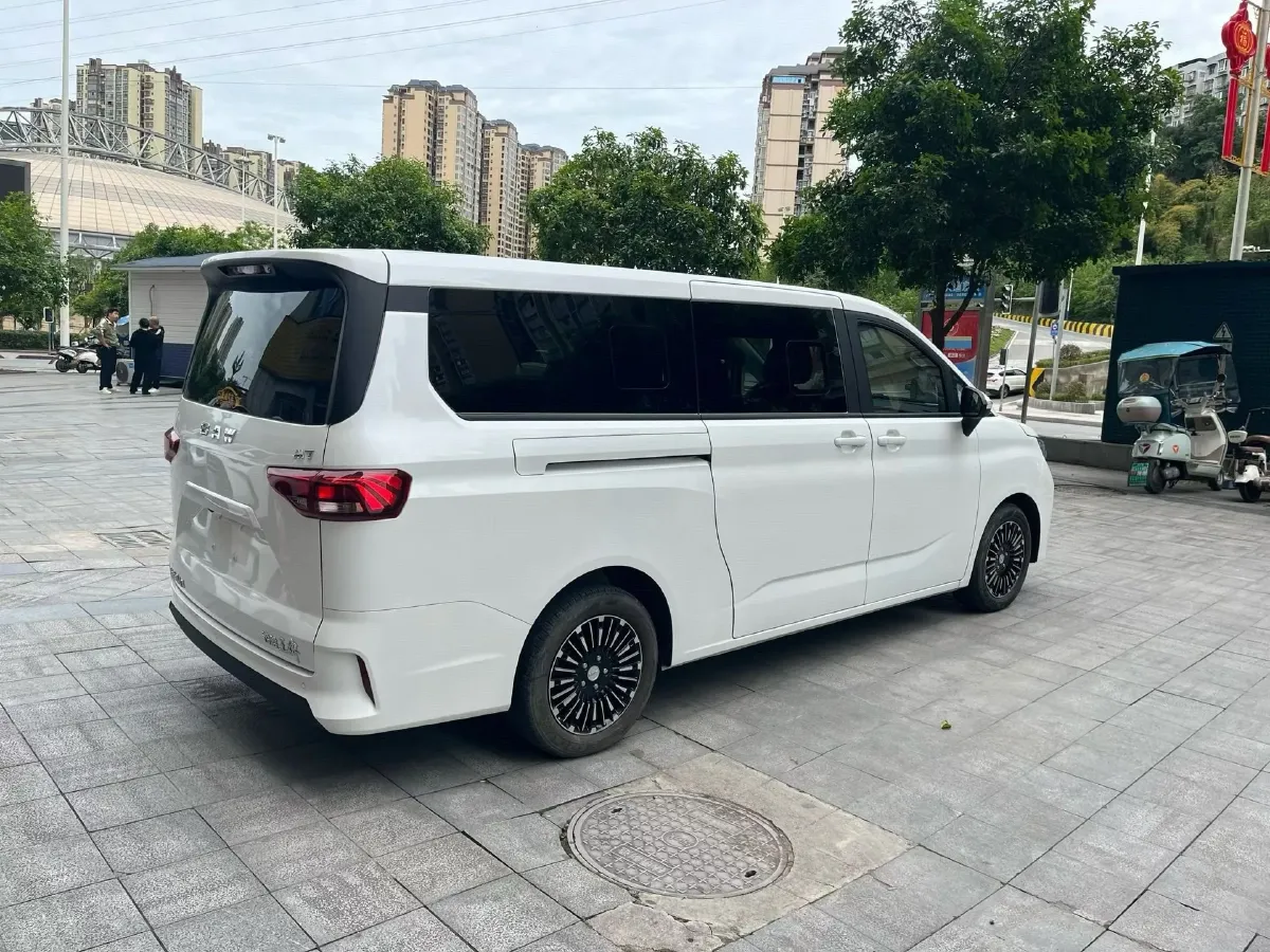 2025 BAW RuiSheng Trump M7 2.0L 144HP L4 8AT,autocango,china used car exporter,china ev exporter,chinese used car exporter,chinese used ev exporter