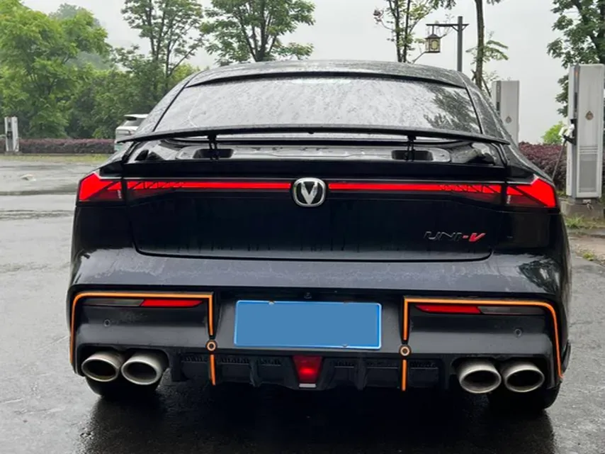 2023 ChangAn UNI-V 1.5T 188HP L4 7DCT,autocango,china used car exporter,china ev exporter,chinese used car exporter,chinese used ev exporter