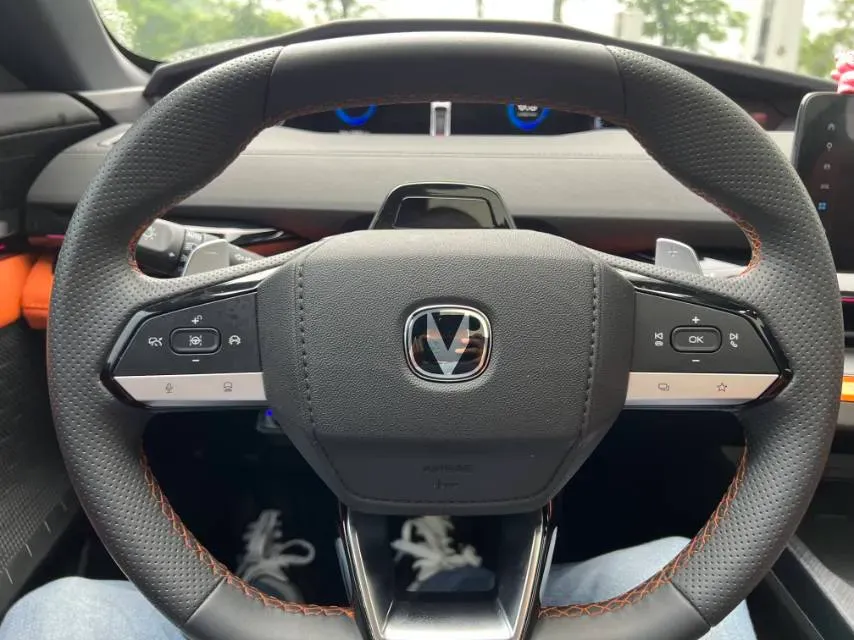 2023 ChangAn UNI-V 1.5T 188HP L4 7DCT,autocango,china used car exporter,china ev exporter,chinese used car exporter,chinese used ev exporter