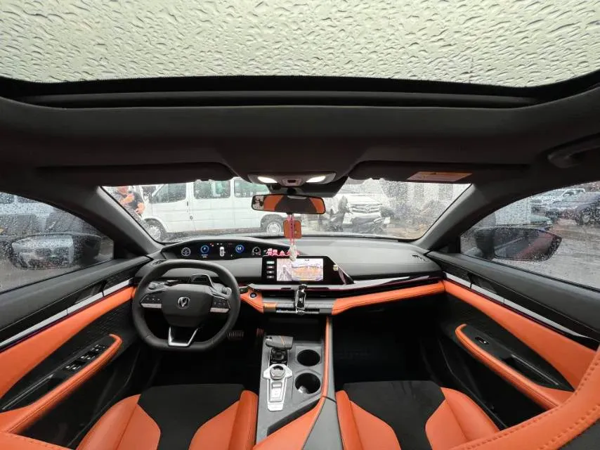 2023 ChangAn UNI-V 1.5T 188HP L4 7DCT,autocango,china used car exporter,china ev exporter,chinese used car exporter,chinese used ev exporter