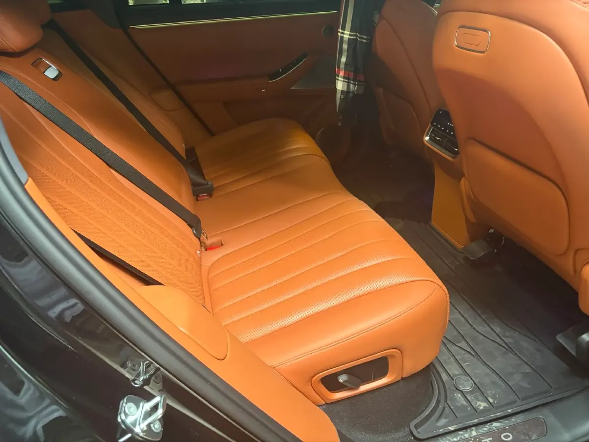 2026 AITO AITO M7 REEV 160HP REEV,autocango,china used car exporter,china ev exporter,chinese used car exporter,chinese used ev exporter