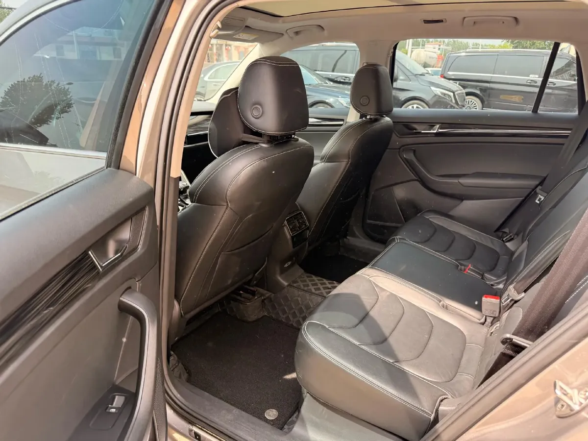 2018 Skoda Kodiak 2.0T 186HP L4 7DCT,autocango,china used car exporter,china ev exporter,chinese used car exporter,chinese used ev exporter