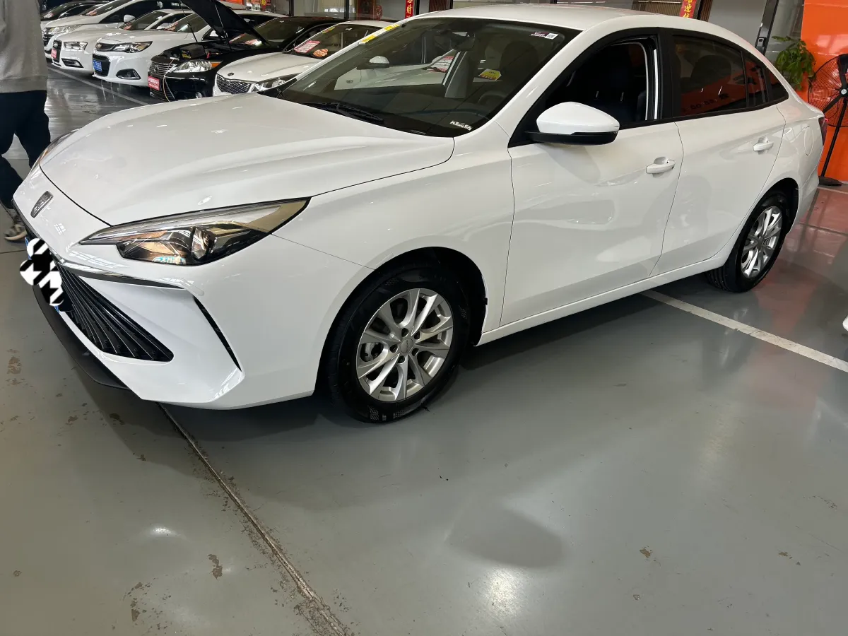 2023 Roewe i5 1.5L 129HP L4 5MT,autocango,china used car exporter,china ev exporter,chinese used car exporter,chinese used ev exporter